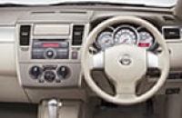 日産ティーダ　ラティオ1.5