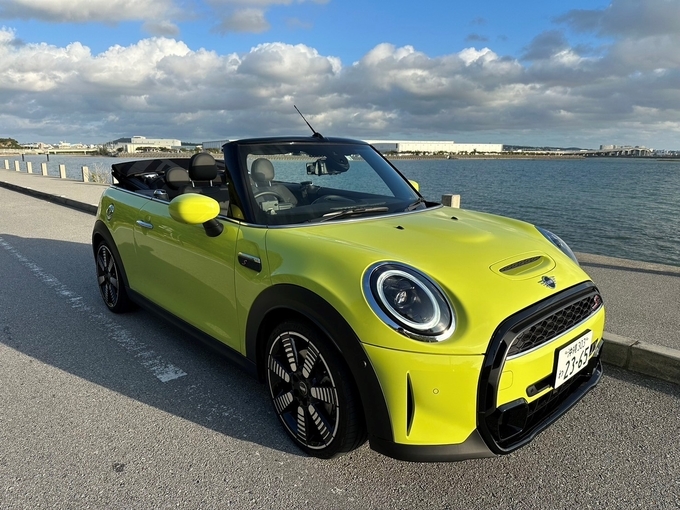 MINI COOPER S CONVERTIBLE 　免責補償･ノンオペレーションチャージ補償料込！リムジン那覇空港個別無料送迎(最大7人まで)！※諸事情等により、リムジン以外での送迎になる場合もあり