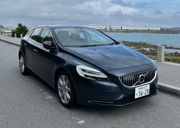 VOLVO V40　※ディーゼル車　免責補償･ノンオペレーションチャージ補償料込！　リムジン那覇空港個別無料送迎(最大7人まで)！※諸事情等により、リムジン以外での送迎になる場合もあり