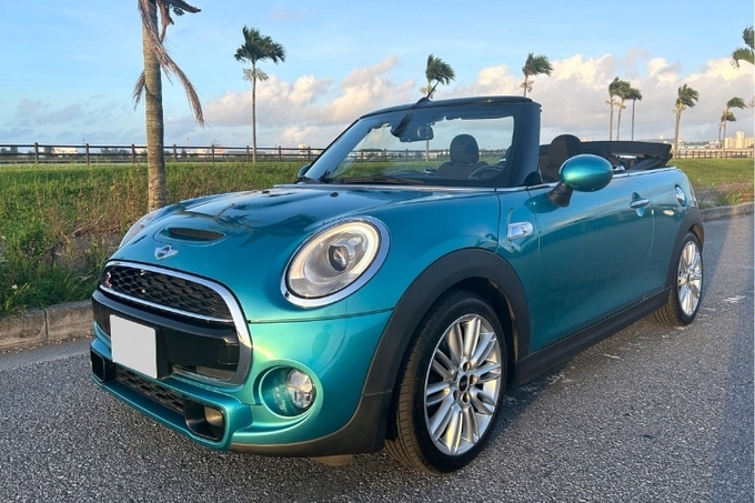【MINIオープンカー】颯爽ドライブ♪沖縄の自然を満喫！Bluetooth対応・充電器・チャイルドシート無料貸出し！