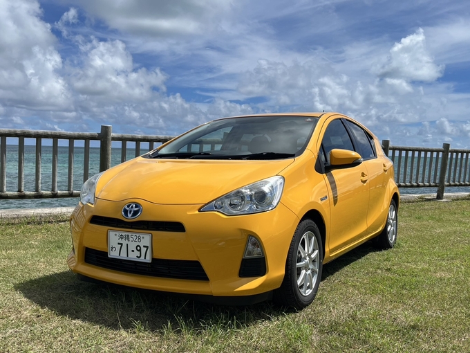 TOYOTA アクア 