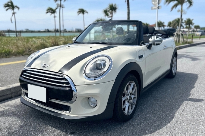 【MINIオープンカー】目的地までの道のりも楽しい♪カップル旅に最適！Bluetooth対応・充電器・チャイルドシート無料貸出し！