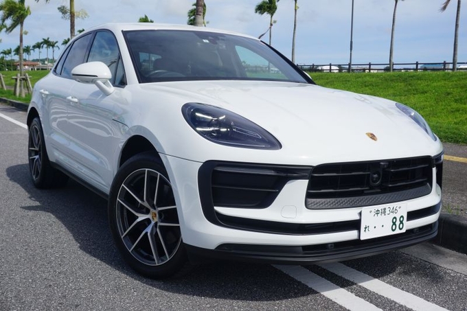 ポルシェ　マカン後期　白