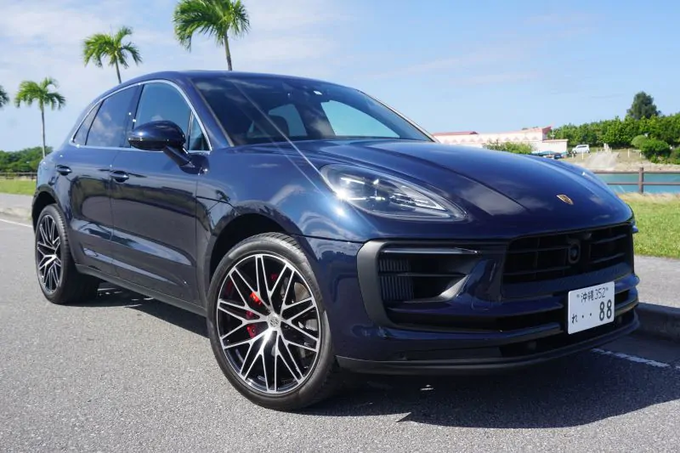 ポルシェ　マカンS　後期　紺　