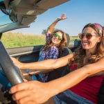 レンタカー女子旅はMINIで決まり♡沖縄を楽しむ1日オープンカーモデルコース！