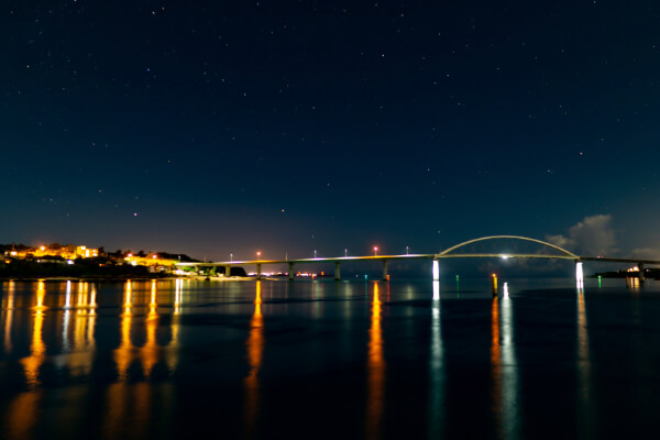瀬底大橋の夜景
