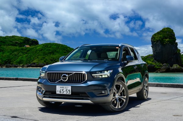 VOLVO XC40 正面