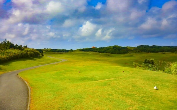 宮古島にゴルフシーズン到来！レンタカーで楽々移動しちゃおう♪