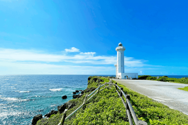東平安名崎灯台