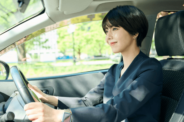 運転する人